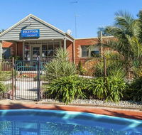 COMFORT INN COACH AND BUSHMANS - Schoolies Week Accommodation