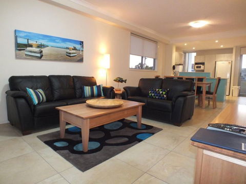 Pacific Marina Apartments - Schoolies Week Accommodation 13
