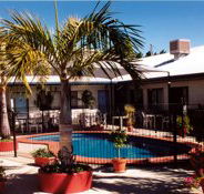 Peppercorn Motel  Restaurant - Schoolies Week Accommodation