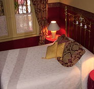 Triune House Bed and Breakfast - Schoolies Week Accommodation