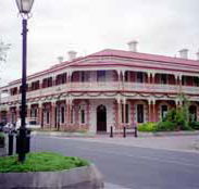 Jens Town Hall Hotel - Schoolies Week Accommodation