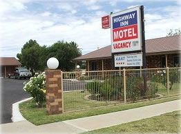 Highway Inn Motel - Schoolies Week Accommodation 0