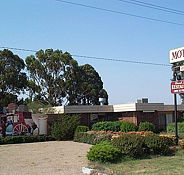 Coach Lamp Motel - Schoolies Week Accommodation
