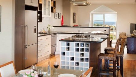 Quality Suites Deep Blue - Schoolies Week Accommodation 4