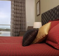 Lady Bay Resort - Schoolies Week Accommodation