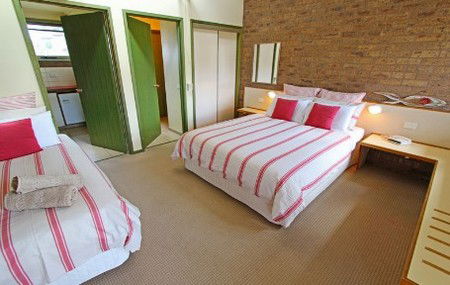 The Beachfront Motel - Schoolies Week Accommodation 3