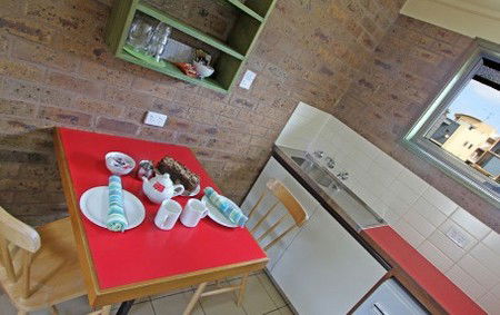 The Beachfront Motel - Schoolies Week Accommodation 5