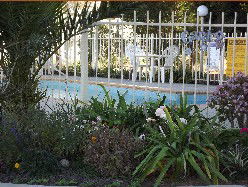 Highway Inn Motel - Schoolies Week Accommodation 3