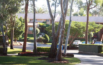 Comfort Inn & Suites Robertson Gardens - Schoolies Week Accommodation 0