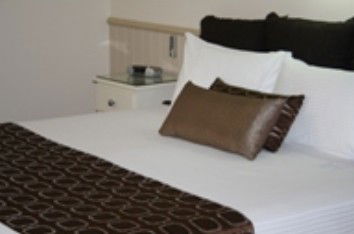 Comfort Inn & Suites Robertson Gardens - Schoolies Week Accommodation 1