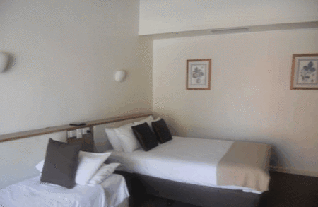 Burkes Hotel Motel - Schoolies Week Accommodation
