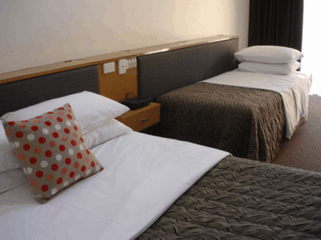 Burkes Hotel Motel - Schoolies Week Accommodation 2