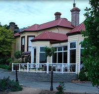 Central Springs Inn - Schoolies Week Accommodation