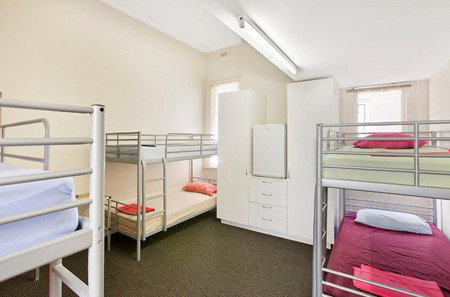 Cambridge Lodge - Schoolies Week Accommodation 4