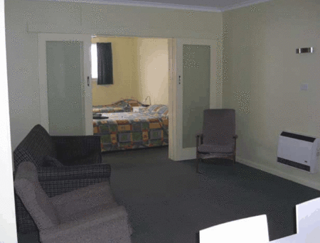 High Street Motel - Schoolies Week Accommodation