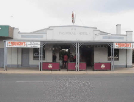 Pastoral Hotel - Schoolies Week Accommodation