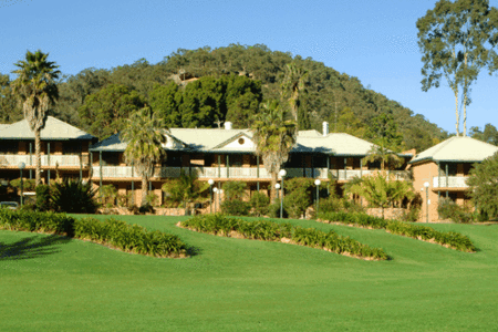 The Retreat At Wisemans - Schoolies Week Accommodation