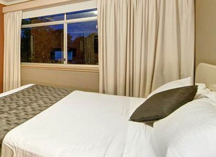 The Statesman Hotel - Schoolies Week Accommodation 1