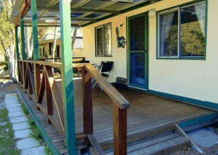Peaceful Bay Chalets - Schoolies Week Accommodation