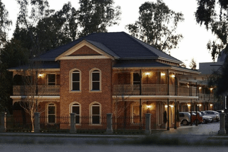 Carlyle Suites  Apartments - Schoolies Week Accommodation