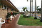 Paradise Motor Inn - Schoolies Week Accommodation 0