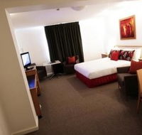 Townhouse Hotel - Schoolies Week Accommodation