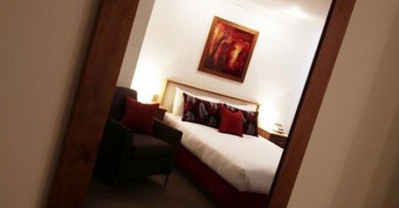 Townhouse Hotel - Schoolies Week Accommodation 1