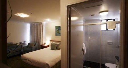 Townhouse Hotel - Schoolies Week Accommodation 2