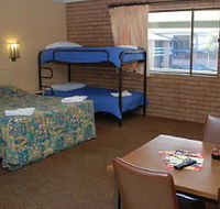 Oasis By The Lake - Schoolies Week Accommodation