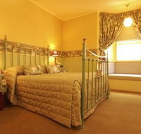 The Russell Hotel - Schoolies Week Accommodation