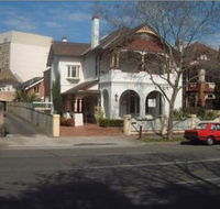 Mclaren Hotel - Schoolies Week Accommodation