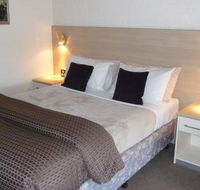 Hamiltons Townhouse Motel - Schoolies Week Accommodation