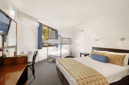 East Port Motor Inn - Schoolies Week Accommodation 4