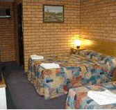 Royal Palms Motor Inn - Schoolies Week Accommodation