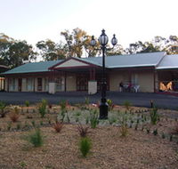 Sanctuary House Resort Motel - Schoolies Week Accommodation