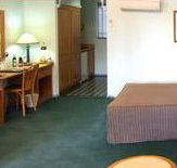 Young Federation Motor Inn - Schoolies Week Accommodation