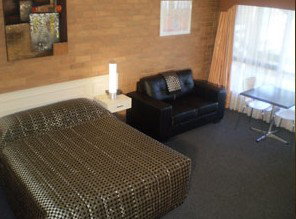 Comfort Inn & Suites Essendon - Schoolies Week Accommodation 2