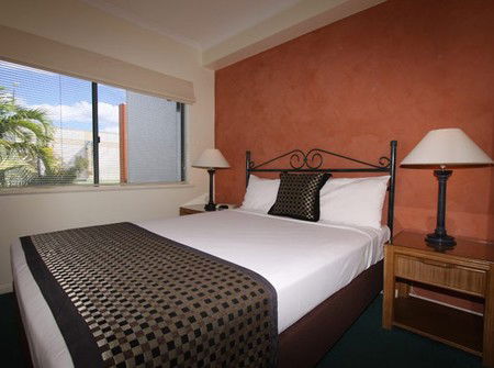 Mid City Luxury Suites - Schoolies Week Accommodation 2