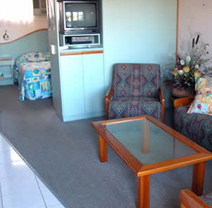 Caloundra Suncourt Motel - Schoolies Week Accommodation 3