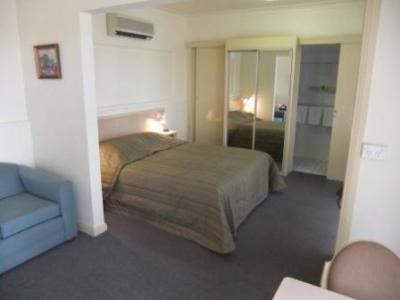 Country Comfort Cowra Countryman Motor Inn - Schoolies Week Accommodation 1