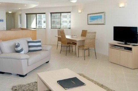 Malibu Mooloolaba - Schoolies Week Accommodation 2