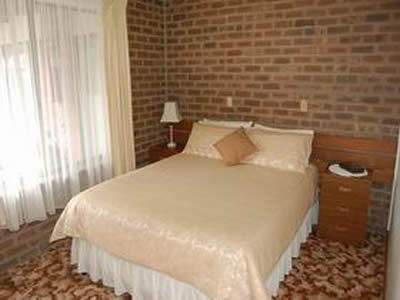Lake Albert Motel - Schoolies Week Accommodation 1