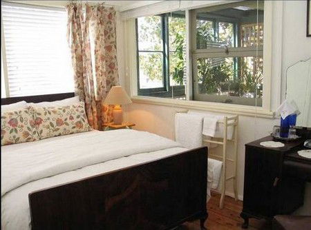 Dural House At Round - Schoolies Week Accommodation 3