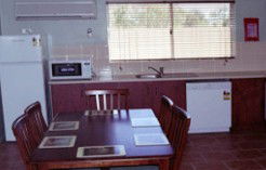 Emerald Explorers Inn - Schoolies Week Accommodation 1