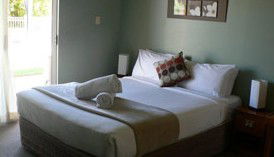 Emerald Explorers Inn - Schoolies Week Accommodation 4