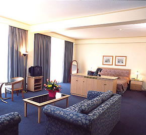 Chifley On South Terrace - Schoolies Week Accommodation 1