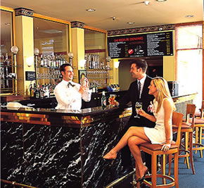 Chifley On South Terrace - Schoolies Week Accommodation 3