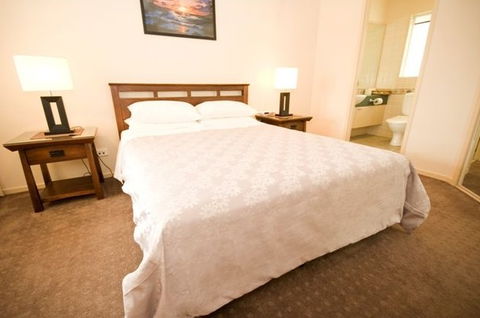 Trinity Waters Apartments - Schoolies Week Accommodation 4