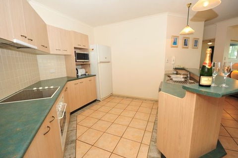 Trinity Waters Apartments - Schoolies Week Accommodation 7