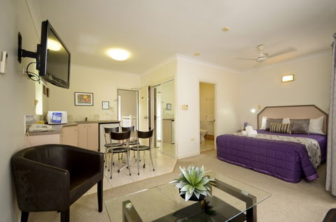 Reef Palms - Schoolies Week Accommodation 1
